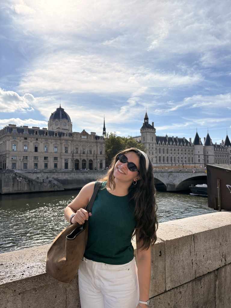 Zoe Schwartz in Paris